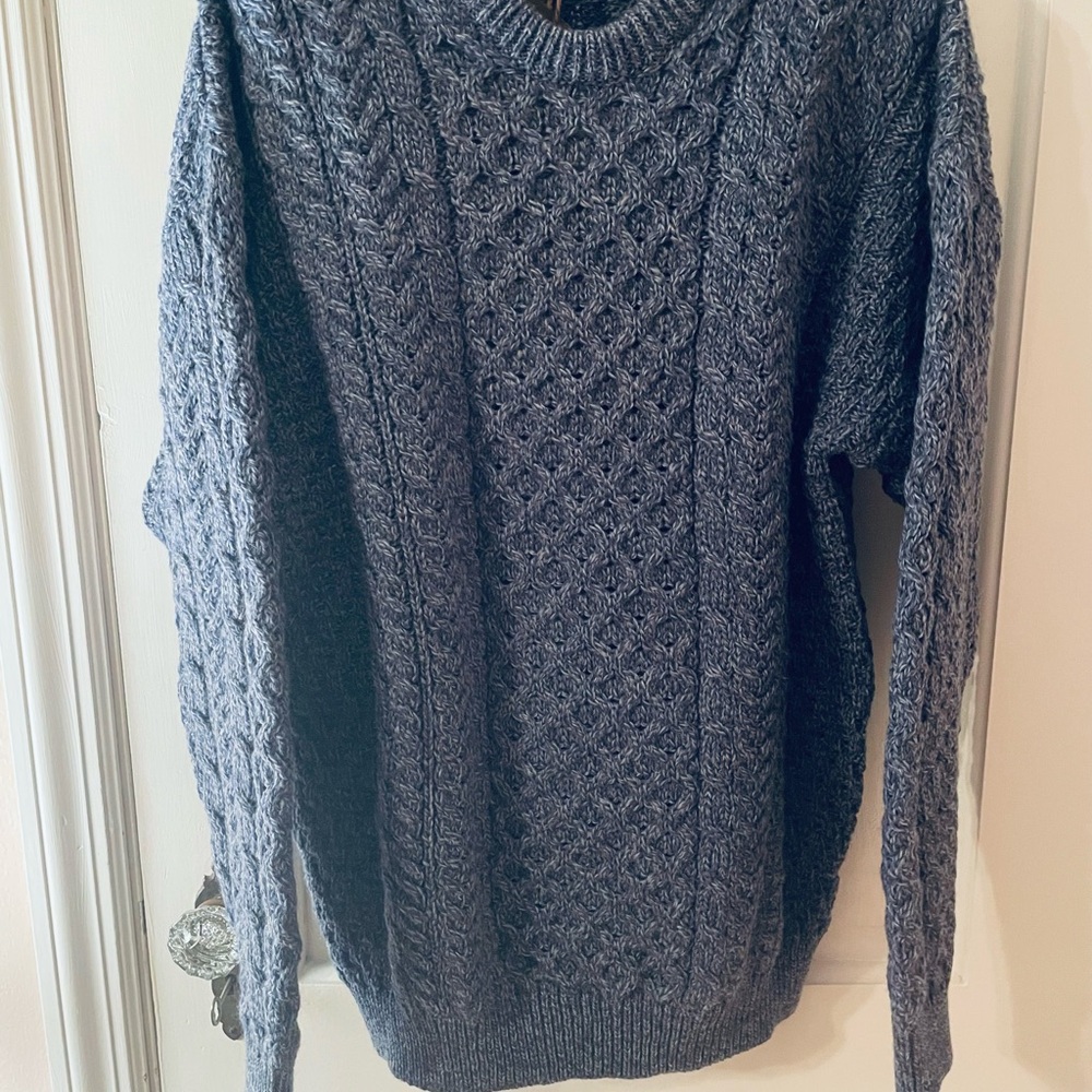 NWT ARAN Ireland Cable Knit Crew Neck Merino Wool Sweater Caspian Blue size M